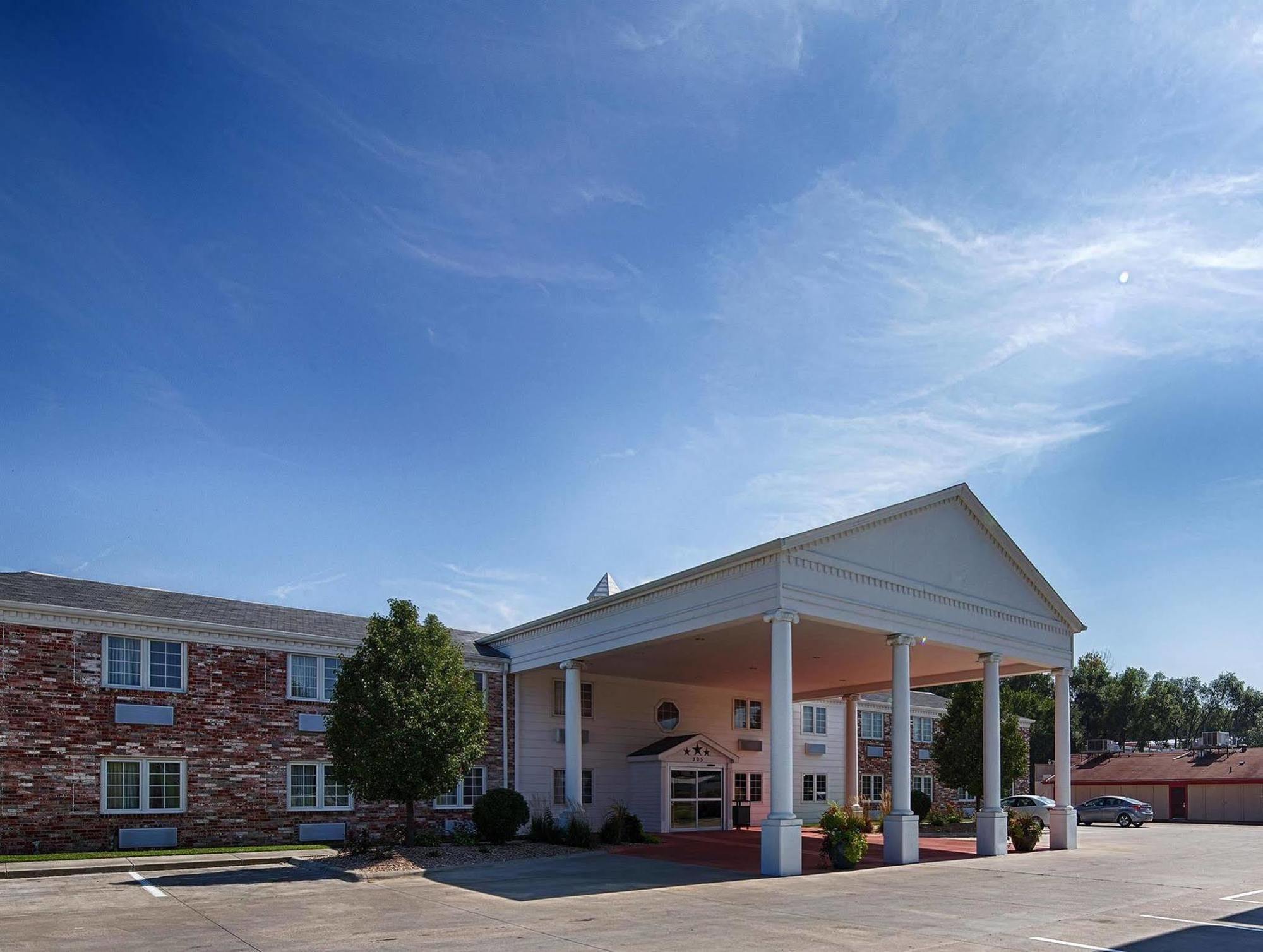 Baymont By Wyndham Bellevue - Omaha Hotel Exterior photo